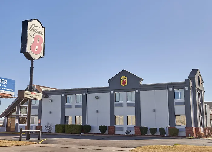 Wichita Motels Near Wichita Mid-Continent Airport (ICT)